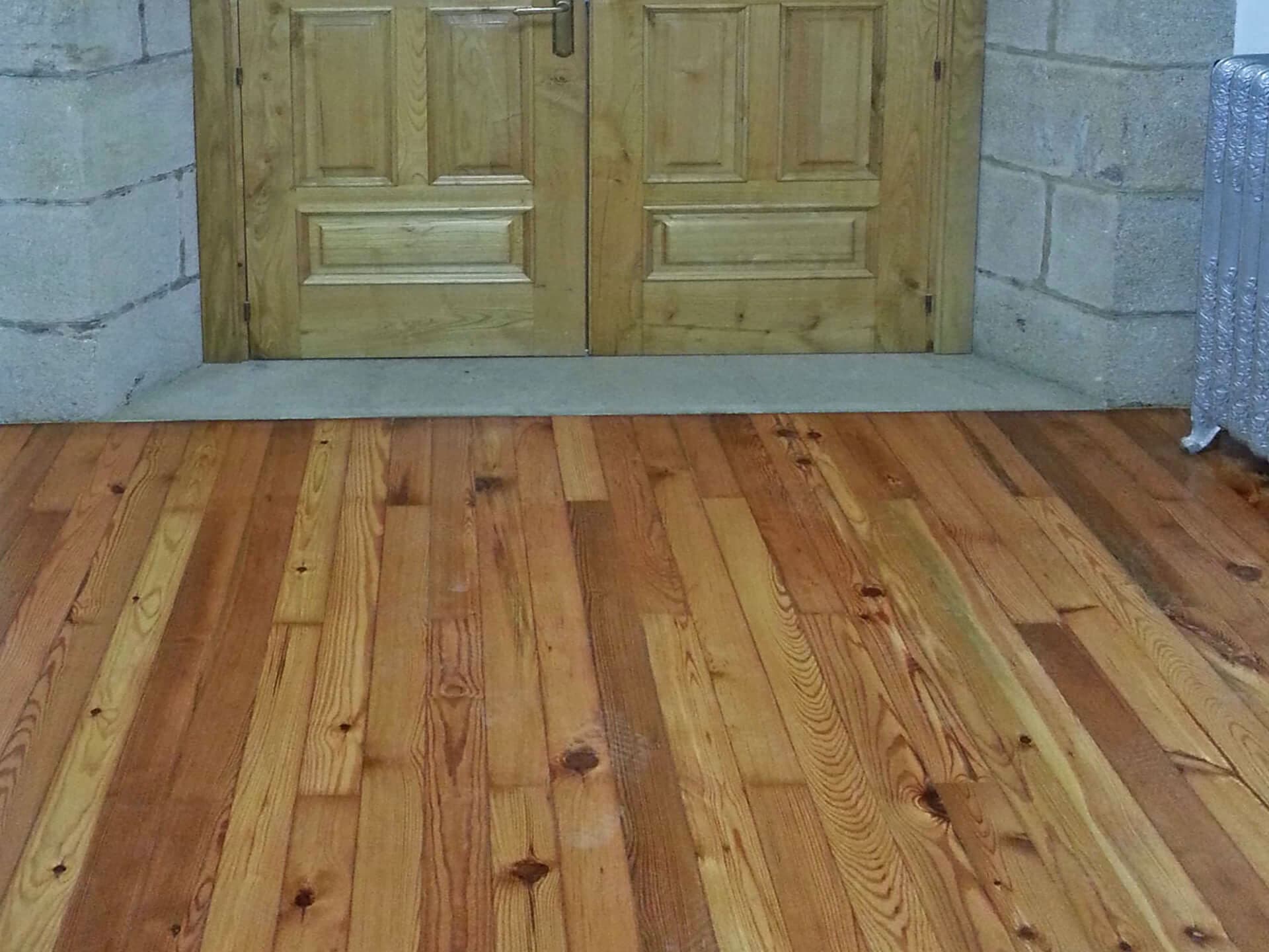 ¿Quiere instalar suelos de madera en Pontevedra? ¡Llámenos!